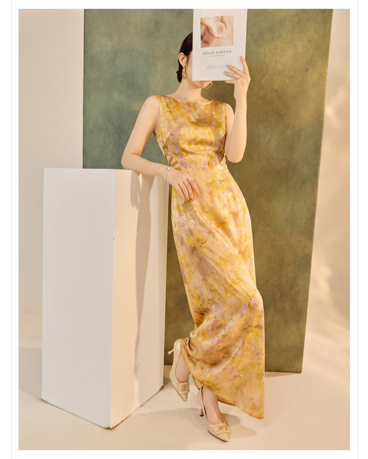 Váy không tay in họa tiết cổ điển thắt lưng hở eo dáng dài — màu vàng chi tiết 8