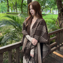 2025新款复古百搭流苏披肩女韩版高级感斗篷披风旅游拍照装饰外搭