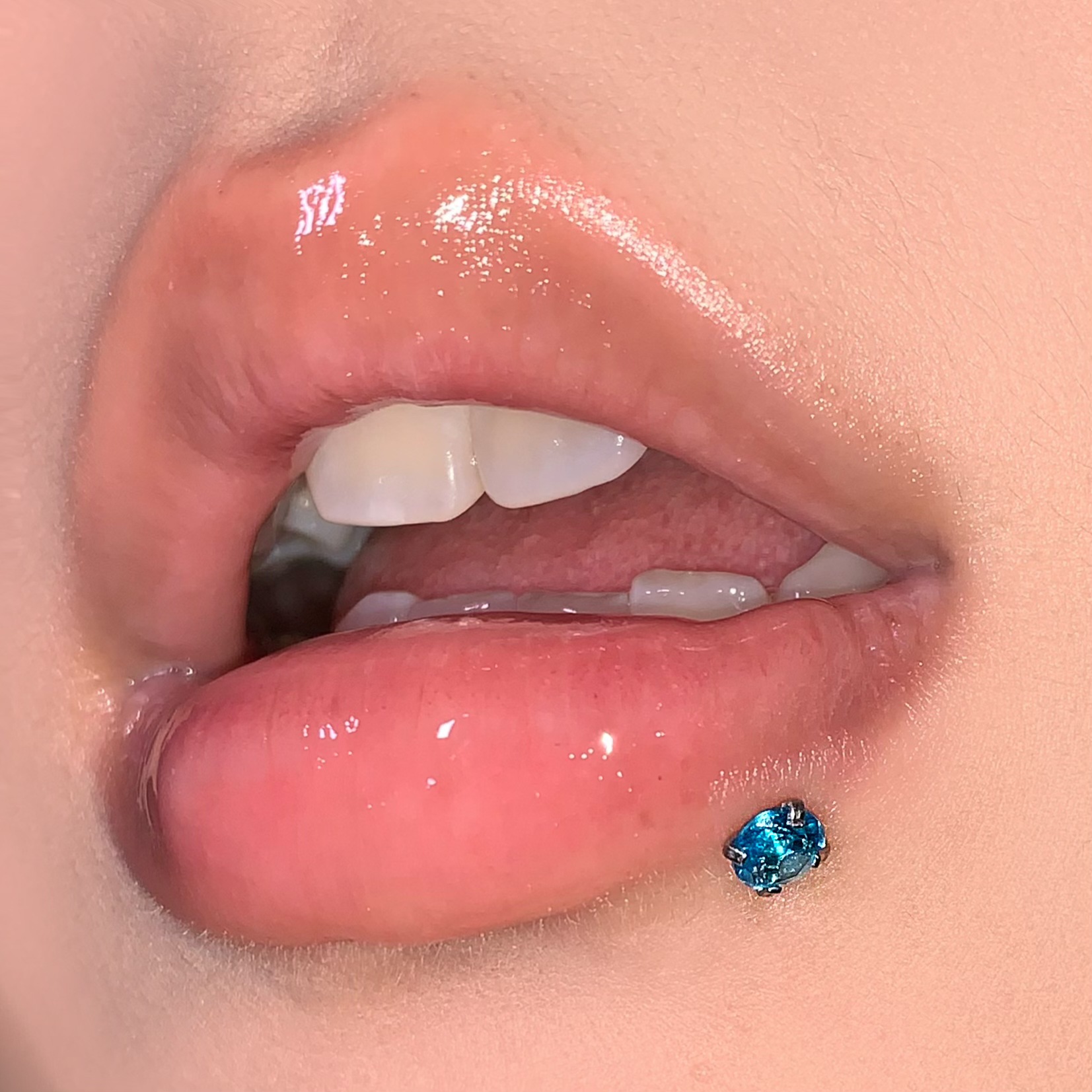 Flash Zircon Lip Nail Internally Threaded Steel Titanium Ear Bone Nail Straight Nail Hot Girl Piercing Jewelry Cross-Border Wholesale detail image 11