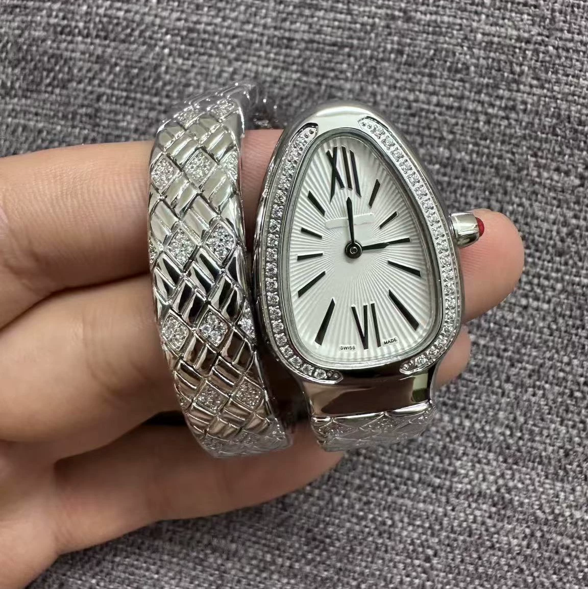 Стильные серебристые мужские часы, Швейцария