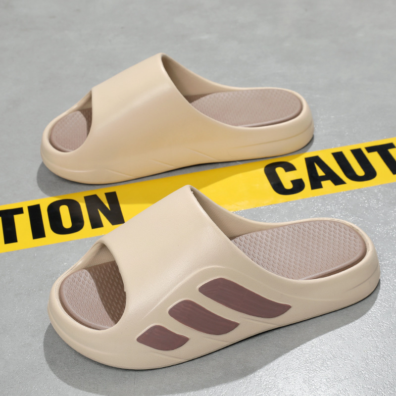 Zapatillas de hombre 2025 nuevo verano interior hogar antideslizante hombres y mujeres con el mismo estilo exterior sandalias deportivas de suela gruesa