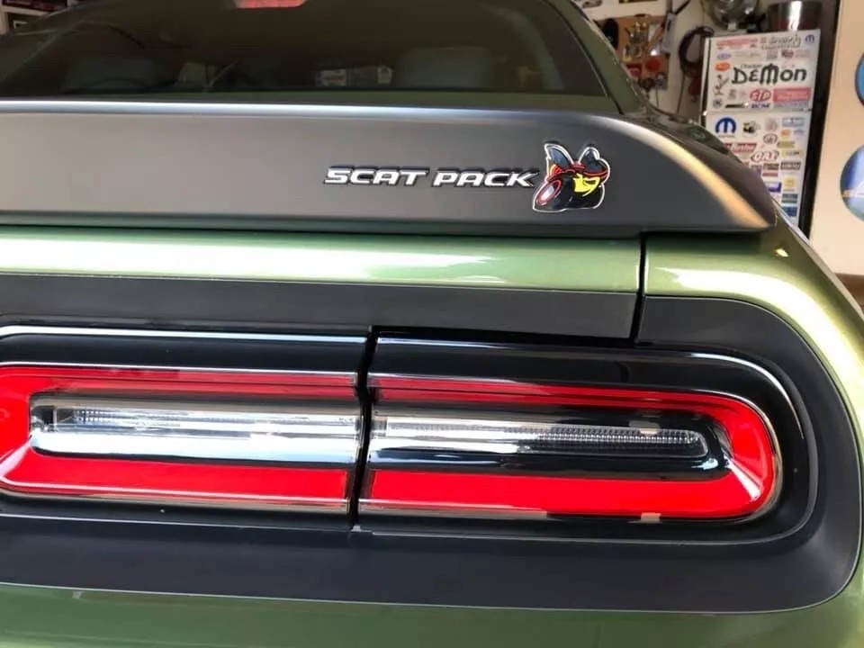 Suitable for Scatpack Bee Car Logo 6.4L Bee Car Sticker Modified Body Side Emblem Abs Emblem