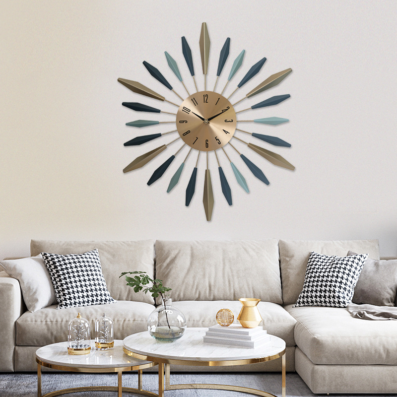 Estilo Europeo sala de estar entrada mudo Reloj de pared de hierro Luz de lujo decorativo Reloj de pared de la leche tienda de té Reloj de pared reloj de arte