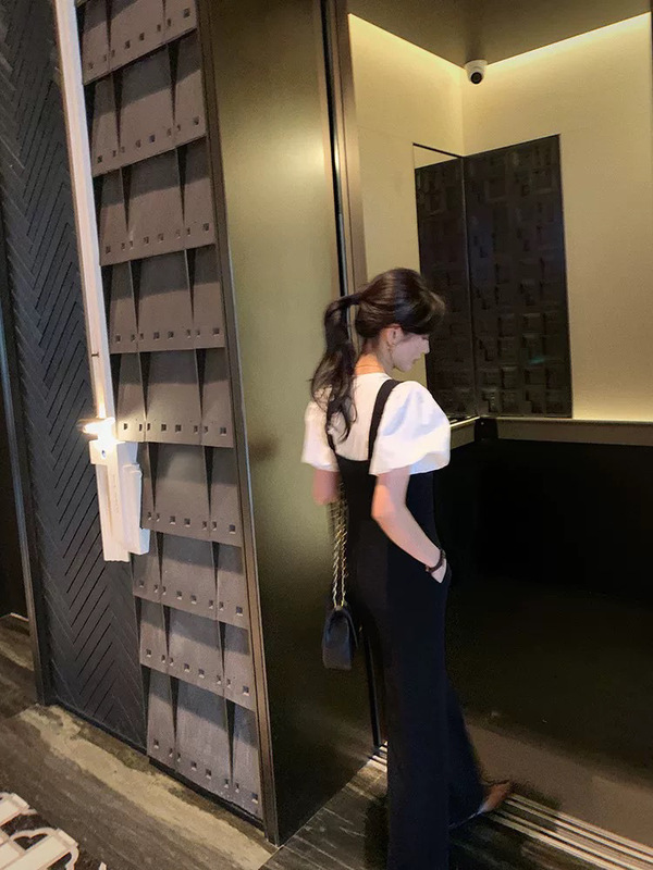 夏の女性用半袖シャツ、新しいスタイル、高級パフスリーブ、ランタンスリーブ、フランスのユニークでシックで美しいトップス|undefined