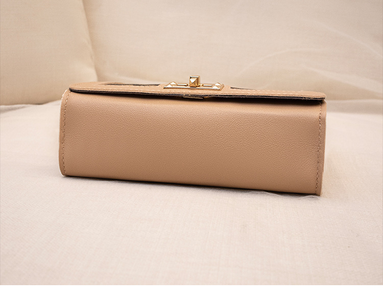 Medium Size Women's Medium Pu Leather Letter Argyle Vintage Style Classic Style Square Lock Clasp Crossbody Bag