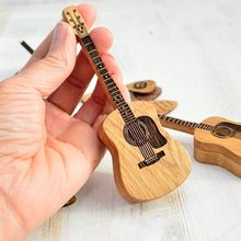 跨境新品 木质吉他 吉他拨片盒 精美小巧 带支架的木制吉他拨片盒