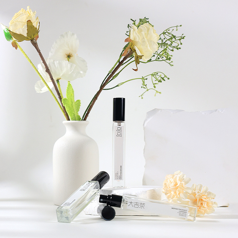 Muestras de perfume populares de 10 ml para hombre y mujer, transmisiones en vivo en TikTok y Kuaishou, venta al por mayor y dropshipping para mercados nocturnos y centros comerciales.