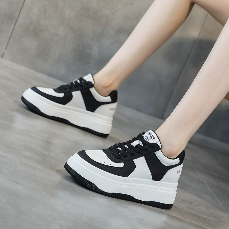 Женские кроссовки на платформе, увеличивающие рост, белые, новинка осени 2025, натуральная кожа, черно-белая платформа, толстая подошва, круглый носок, на шнуровке, модные.