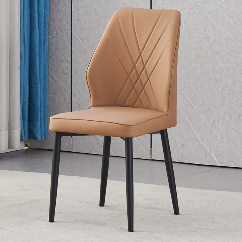 Silla de comedor con tablero de pizarra, estilo crema de lujo ligero, silla con respaldo, uso doméstico moderno y minimalista, venta al por mayor del fabricante, tapicería suave, estructura de metal.