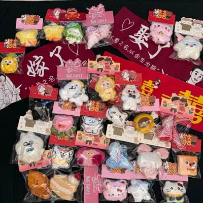 Popular on Xiaohongshu: Wedding throw dolls, New Year keychain pendants, cute plush toys, birthday gifts wholesale (Pluş açarlıqlar) - new-plush-dolls-5-pieces