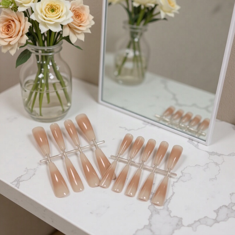 Street-Style Pre-Made Colored Nail Tips, Gradient Smudged Handmade Wearable Nails, High-Quality Premium Colored Nail Art Semi-Finished Products Factory