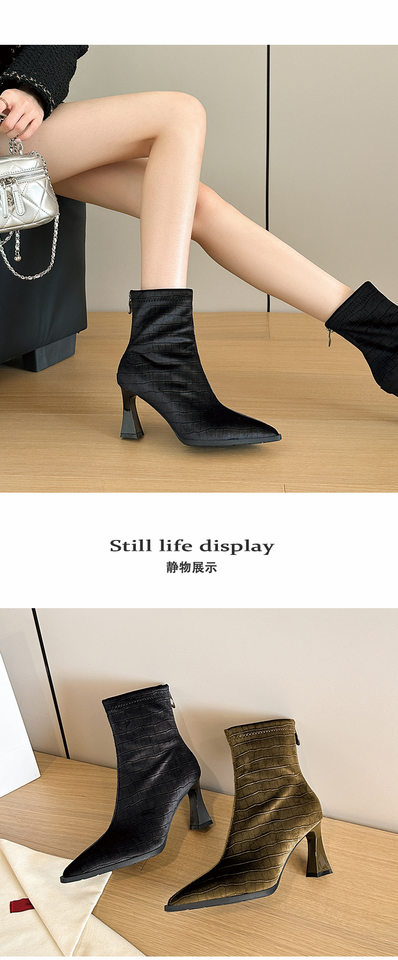 Bốt nữ mũi nhọn họa tiết vân cá sấu, gót cao 6–8 cm, phom ôm chân, khóa kéo sau — xanh lá cây, đen chi tiết 10
