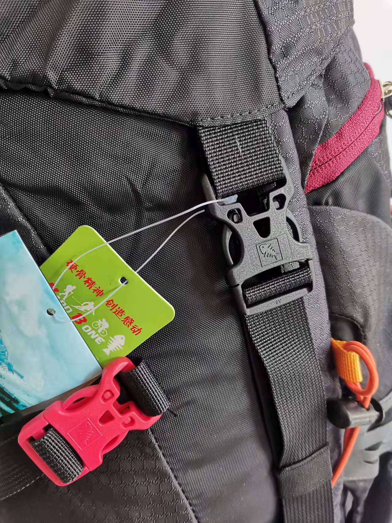 外贸尾货户外运动大容量登山背包男女通用轻便双肩背包一件代发