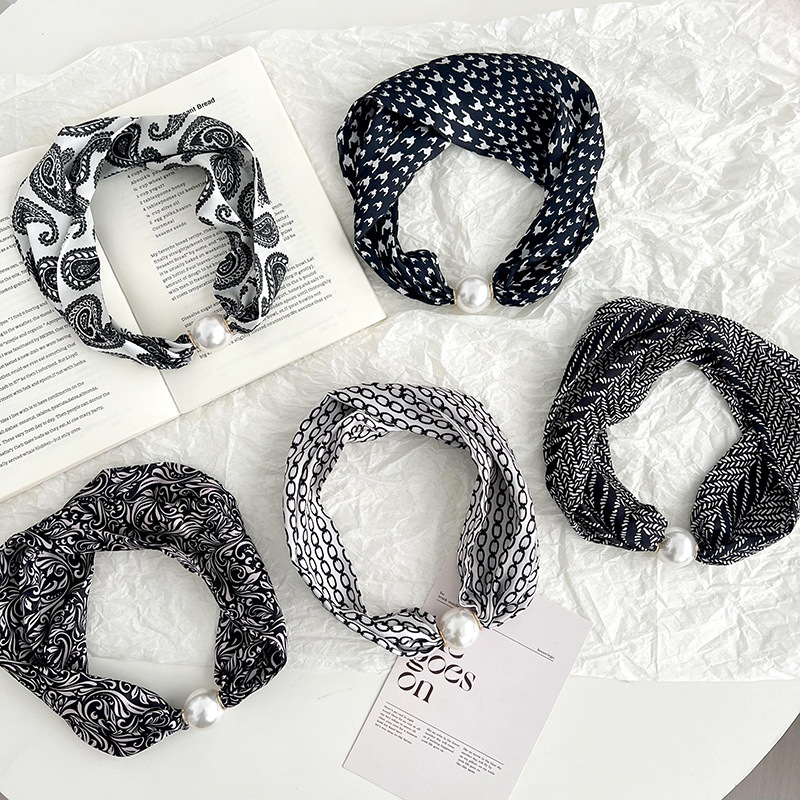 Bufandas de seda de hebilla magnética collar de perlas cadena clavícula nicho de diseño 2025 nuevo bufandas coreanas al por mayor