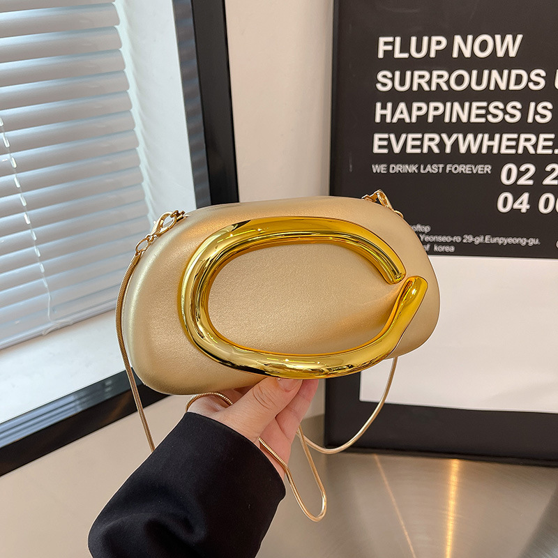 跨境小众手拿晚宴包女包欧美时尚链条腋下单肩包设计感洋气斜挎包