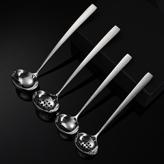 Manufacturer Wholesale 304 Hammered Pattern Hot Pot Spoons Hotel Thickened Japanese Soup Spoons Strainer Household Kitchen Large Soup Bowl 18/10