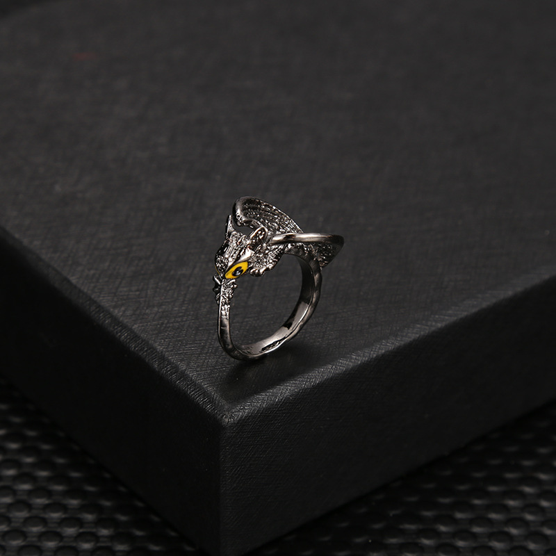 Minimalist Designer Ring For Men – Sleek Modern Jewellery For Him_voghion.com
