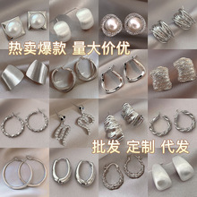 ��ɫ�䵭������߼������ʶ���Ů2026���¿�С����ƺϽ��Լ����