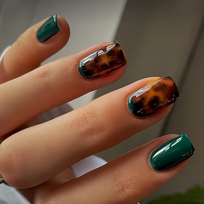 24 Pieces of Short Square Amber Leopard Print Green Wearable Nail Bouquet Retro Fake Nails Removable Press-On Nails 24 Pieces of Short Square Amber Leopard Print Green Wearable Nail Bouquet Retro Fake Nails Removable Press-On Nails