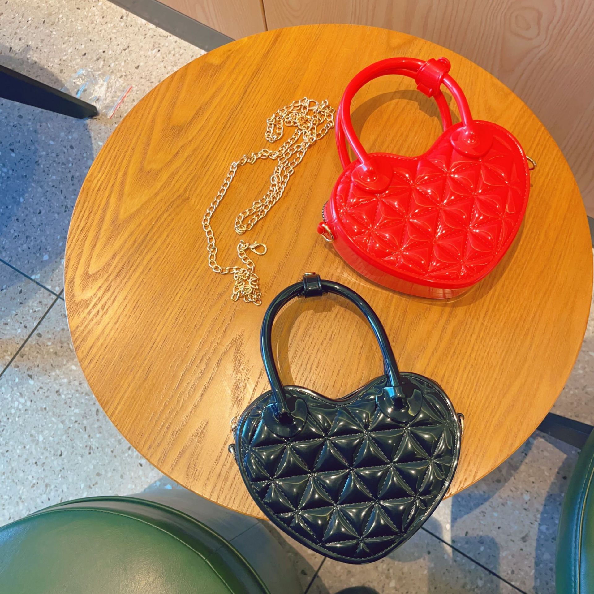 New PVC jelly bag for early spring 2025, heart-shaped hand-held small bag, diamond-shaped single-shoulder crossbody ladies' bag, sweet small bag undefined
