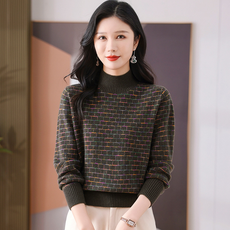 Demi-season knitted base body-friendly sweater