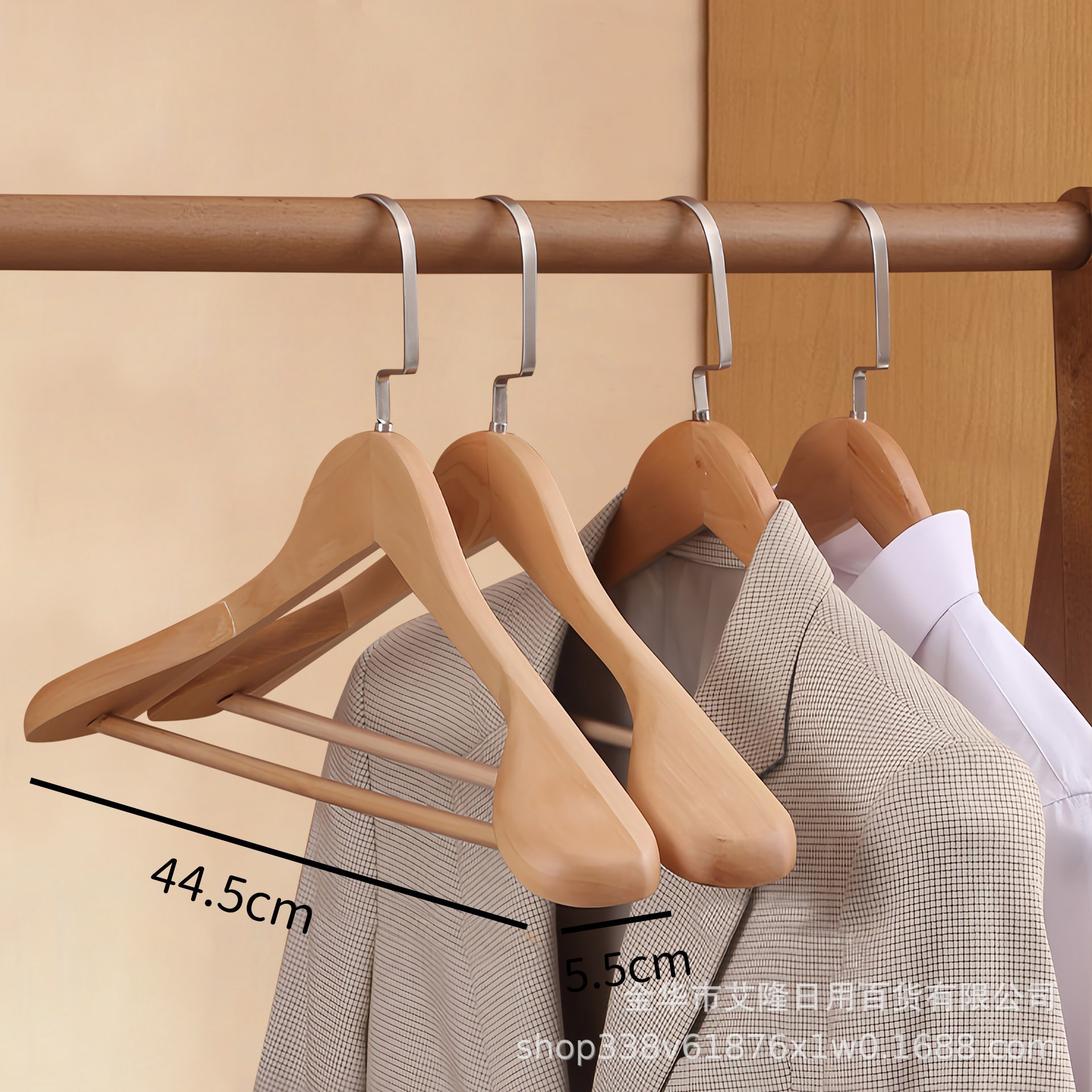 Madera sólida hombro ancho sin huellas percha de ropa tienda de ropa de madera colgar trajes trajes domésticos ropa de madera para adultos soporte al por mayor