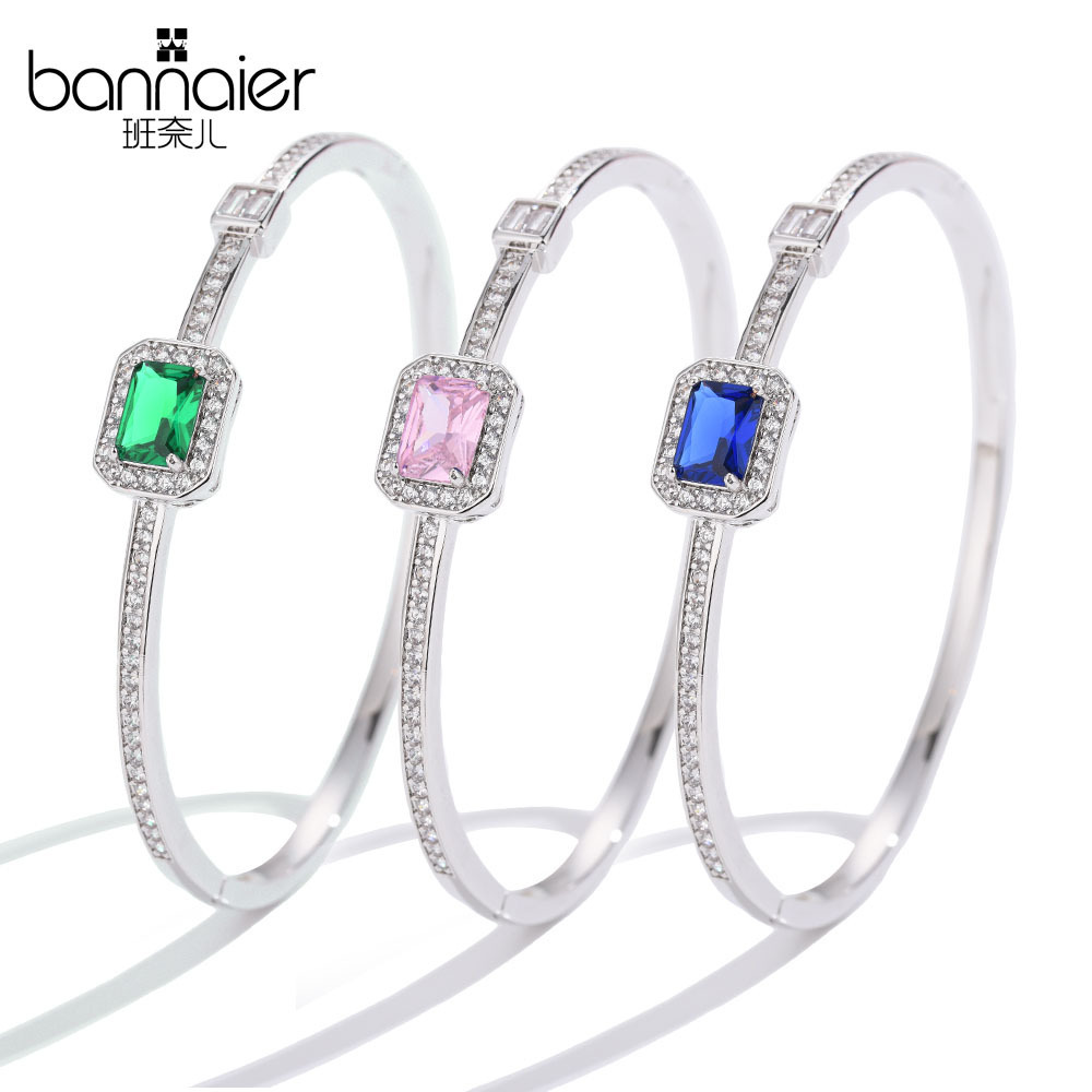 Pulsera de circonita de colores popular transfronteriza con diamantes de alto carbono para mujer, joyería de lujo ligero y a la moda, pulsera de diamantes completa exquisita de estilo europeo y americano.