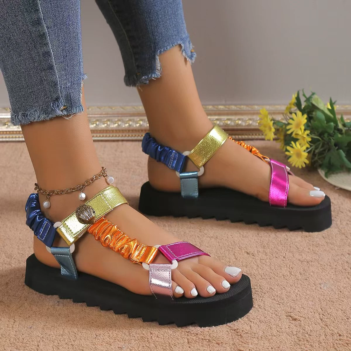 Женские сандалии большого размера, 25 летних новых европейских и американских пляжных сандалий на толстой подошве с липучкой в ​​этническом стиле, соответствующие цвету.