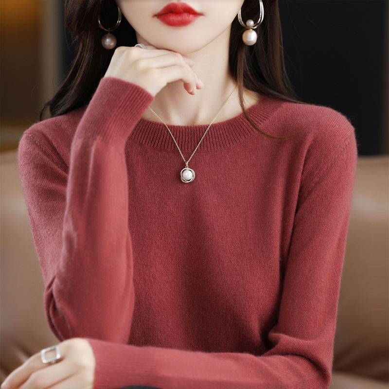 Suéter de cuello redondo para mujer, otoño/invierno 22, tejido de punto, color sólido, manga larga, estilo fino, capa base corta, moderno y versátil. image 18