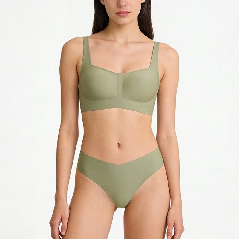 European and American Seamless Underwear with Breast Pads for Young Women, Wire-Free Support, Comfortable Bra and Thong Set, Summer Full Cup