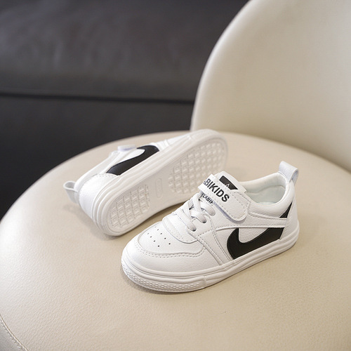 Crayon Shin-chan soft-soled children's shoes boys' sneakers trendy 2024 spring and autumn new breathable white shoes girls' casual shoes