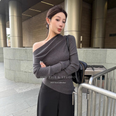 秋季新款女装一字领露肩针织衫上衣气质高级感修身不规则设计毛衣