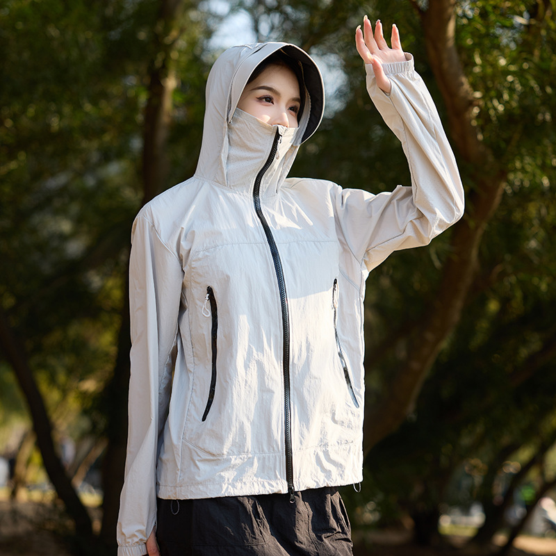 カンナの下で日焼け止めの服の女性の薄い通気性2025新型の日焼け止めの上着の男性の日焼け止めの上着のUPF100日焼け止めの服