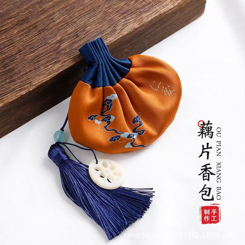 端午の節句の香包古風の香嚢の空袋は漢服の荷物を持って刺繍して蚊を駆除する漢方薬の香嚢は艾草の布袋を包みます。|undefined