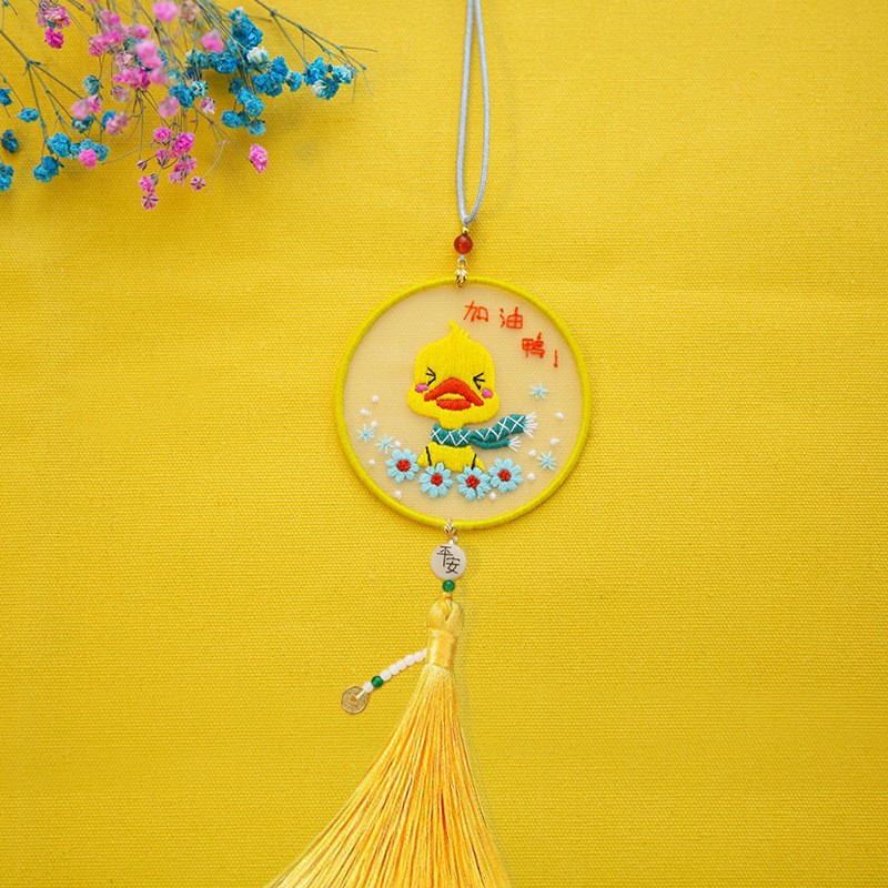 Hilo transparente hecho a mano colgante de doble cara bordado DIY paquete de material bolsita Lu Bordado estilo antiguo bolsita de punto de cruz adornos de coches