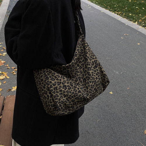 Spring New Leopard Print Single Shoulder Bag for Women, European and American Style Crossbody Fabric Bag, Large Capacity Trend Tote Bag Commute Underarm Bag