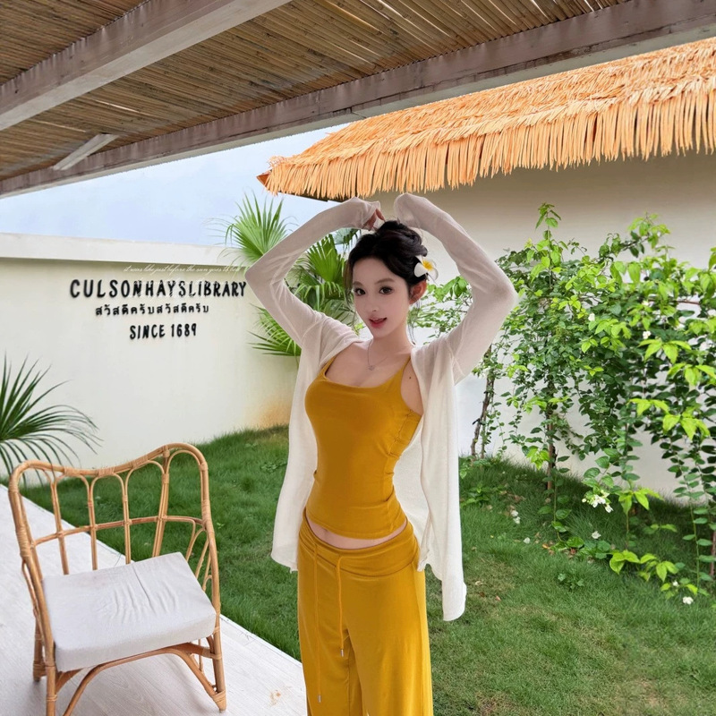 Real Shot of Spring and Summer Private Comfort Line: Tencel Knit Camisole with Built-In Bra Pads and Slim-Fit Straight-Leg Casual Pants Set for Women Real Shot of Spring and Summer Private Comfort Line: Tencel Knit Camisole with Built-In Bra Pads and Slim-Fit Straight-Leg Casual Pants Set for Women