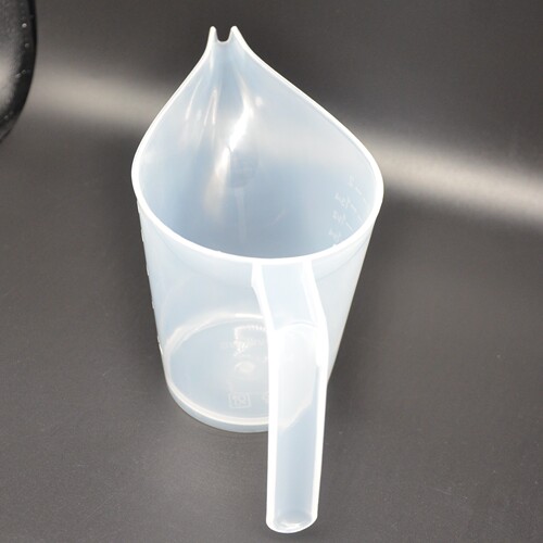 500ML Graduated Long Spout Plastic Measuring Cup Spill-Proof Tip Test Measuring Cup Baking Measuring Cup Industrial Use