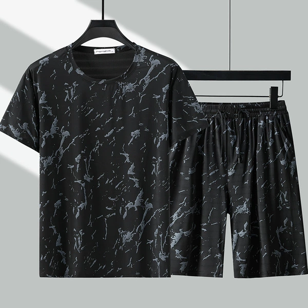 Black shorts, with short sleeve