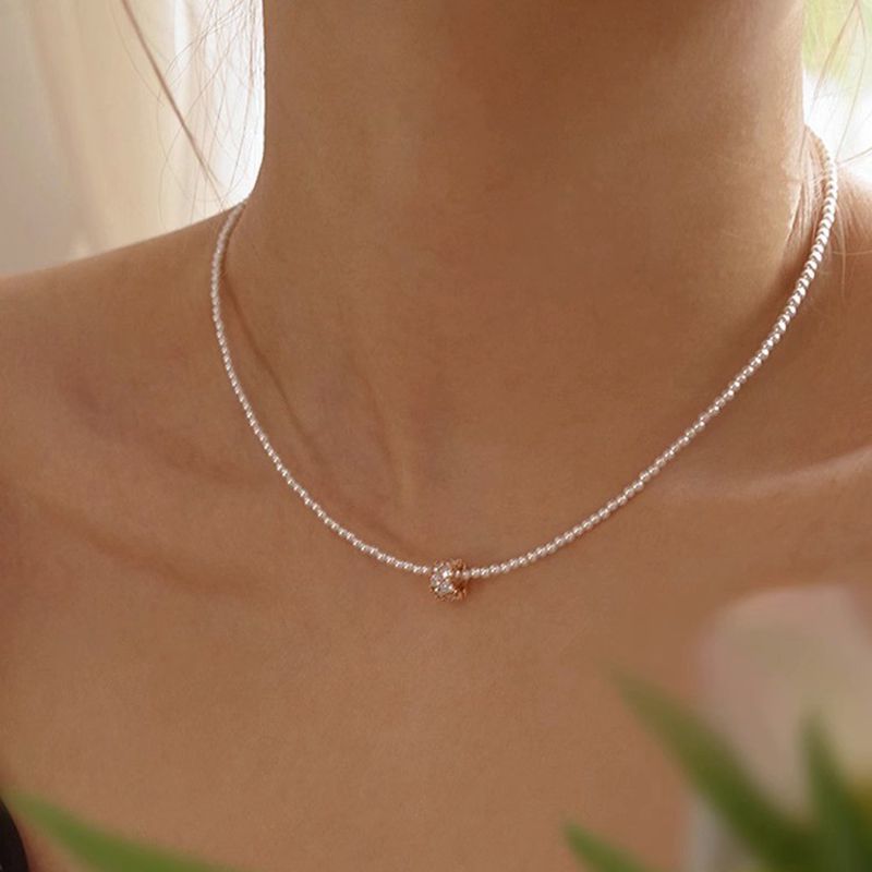 Simple Style Round Shell Pearls Beaded Inlay Zircon Women's Necklace display picture 4