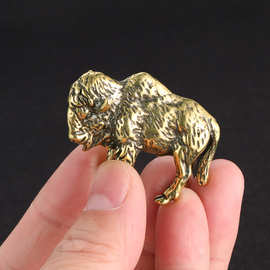 仿古做旧黄铜山羊铜摆件实心古黄铜生肖羊茶宠摆件把玩收藏工艺品