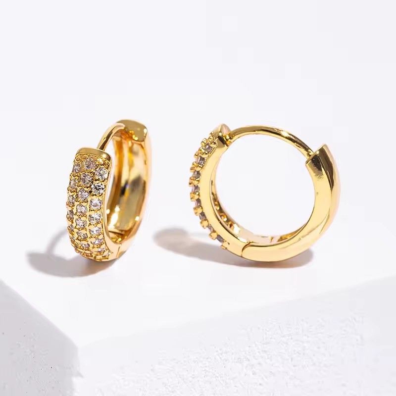 Vendita calda transfrontaliera europea e americana Neymar stesso stile pieno di diamanti orecchini da uomo leggeri di lusso alla moda strada_voghion.com