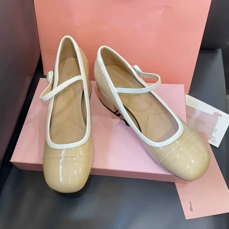 Сладкие толстые на каблуках miu Home весна и лето 2025 новая обувь Lefu на низком каблуке яркая лапша дикая легкая роскошная зеркальная обувь Мэри Джейн