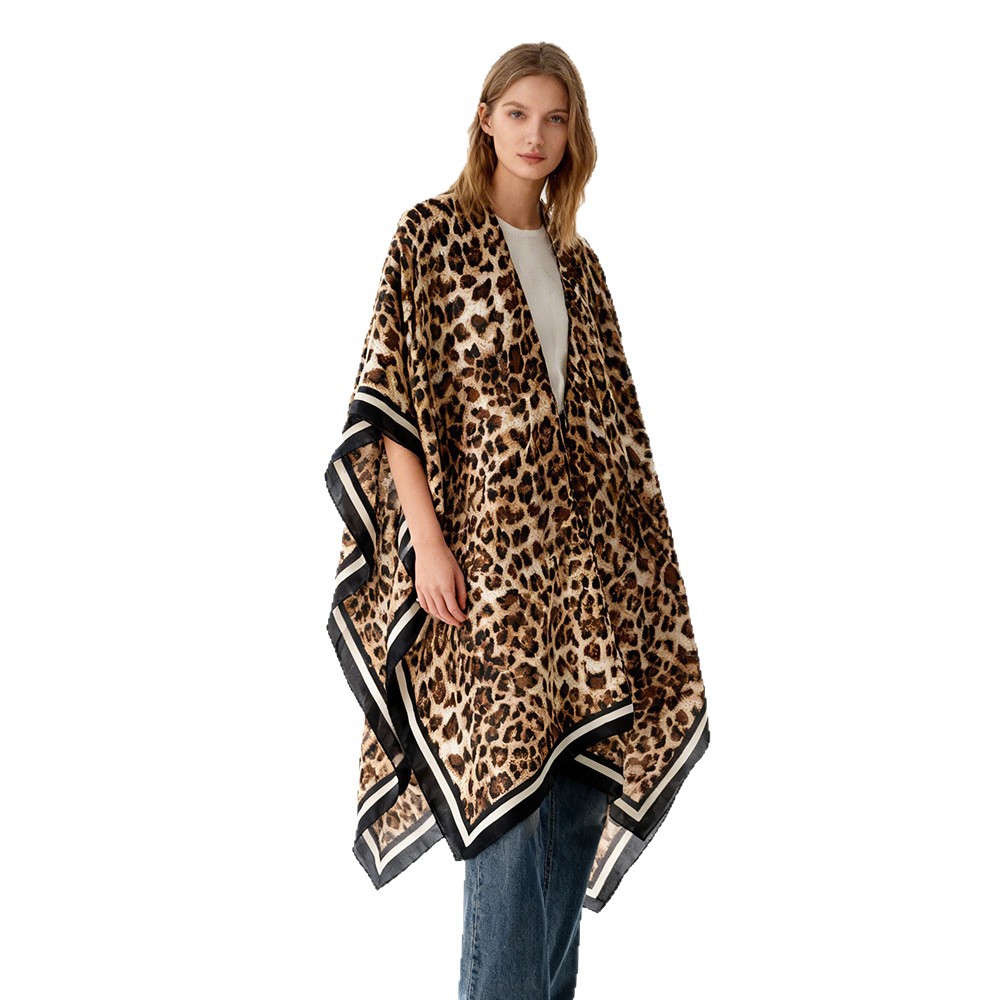 2026 nueva impresión de leopardo de moda de playa diosa sexy cardigan largo trajes de baño con camisa de mujer protector solar