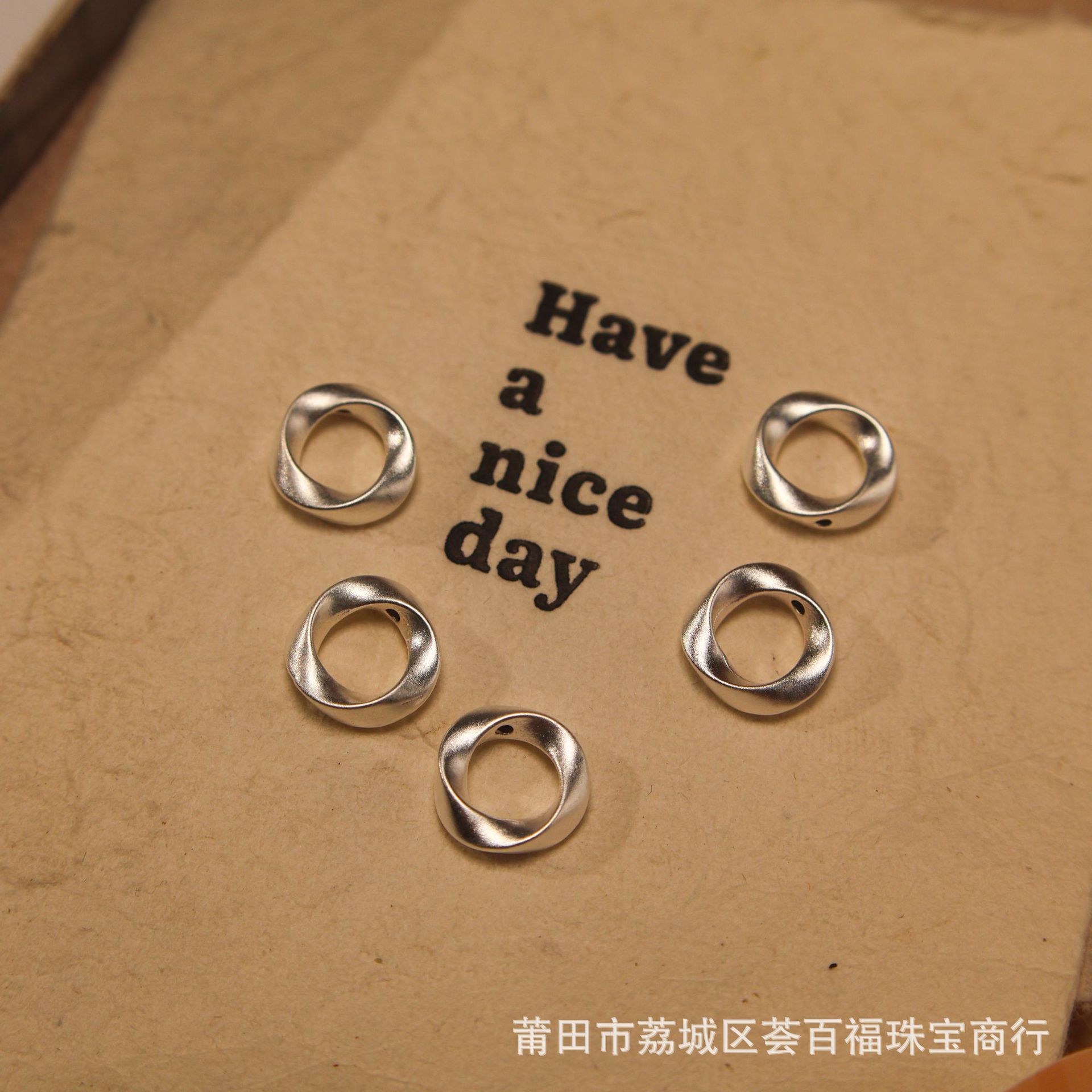 Pure silver s999 Möbius 3D hard silver accessory, hollow fashion niche light luxury ins handmade silver spacer bead accessory