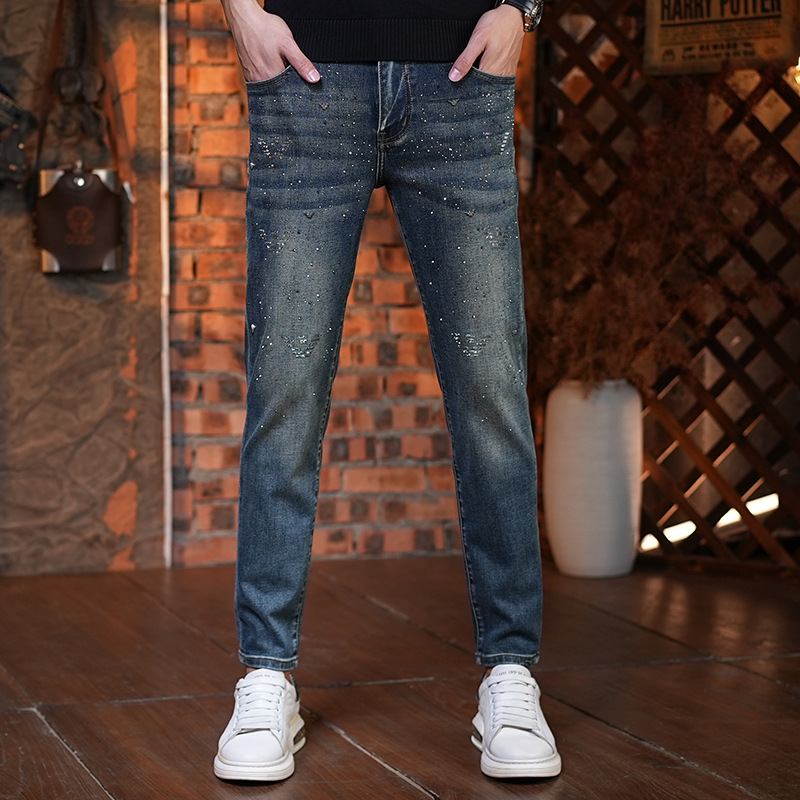 High-end retro blue jeans for men, 2025 autumn new style, trendy brand, rhinestone hot-fix, slim fit, versatile, stretchy, cropped length.