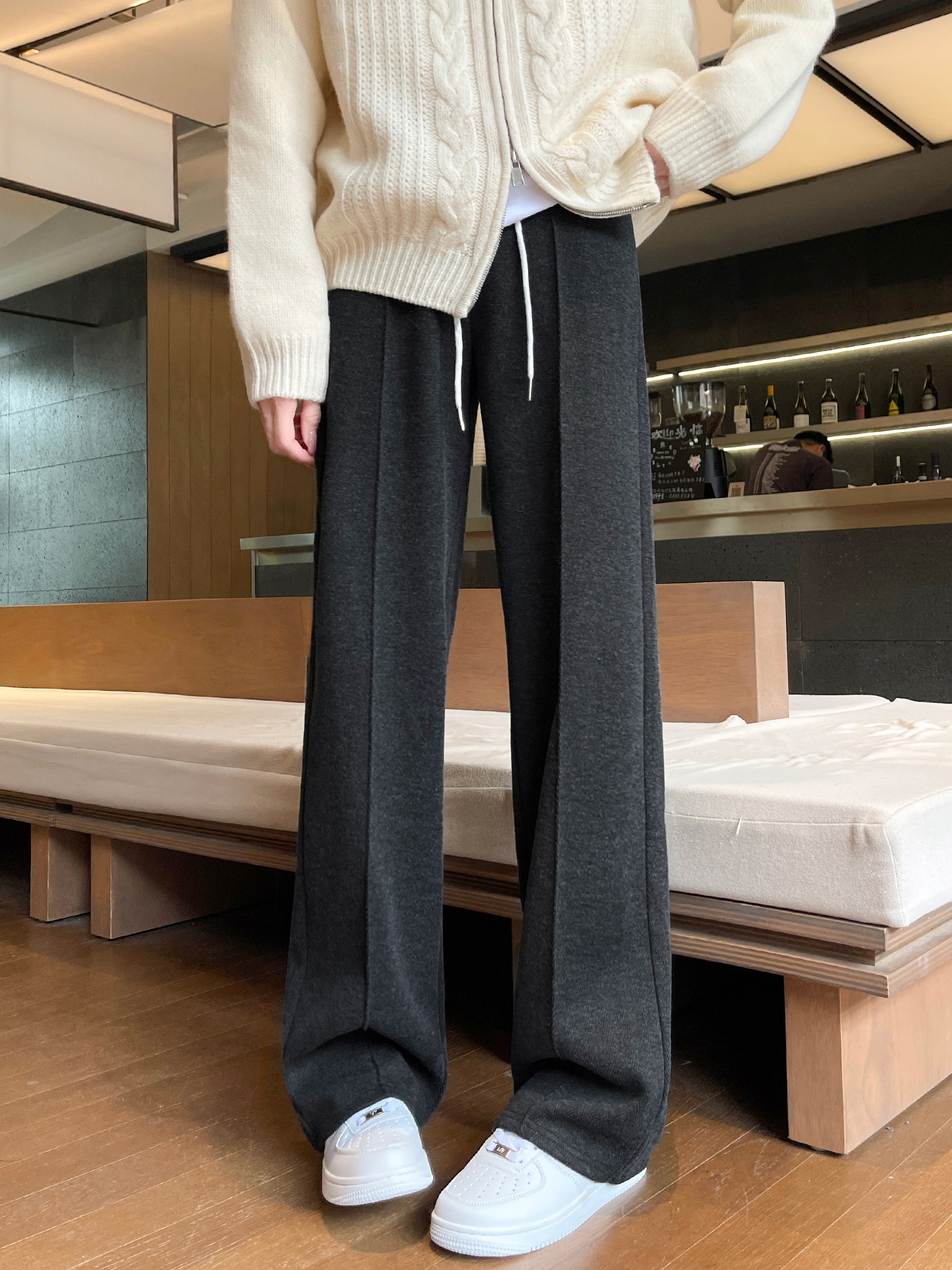 Pantalones de cimeta delgados 2026 nuevos populares este año, pantalones de lana delgados con estampado de hombre pequeño image 5