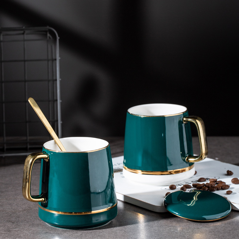 Taza de dos colores Taza de café verde oscuro Bronceado Taza de cerámica verde militar con tapa Cuchara Caja de regalo Bolsa con LOGOTIPO