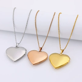 耳钉;耳环;耳夹