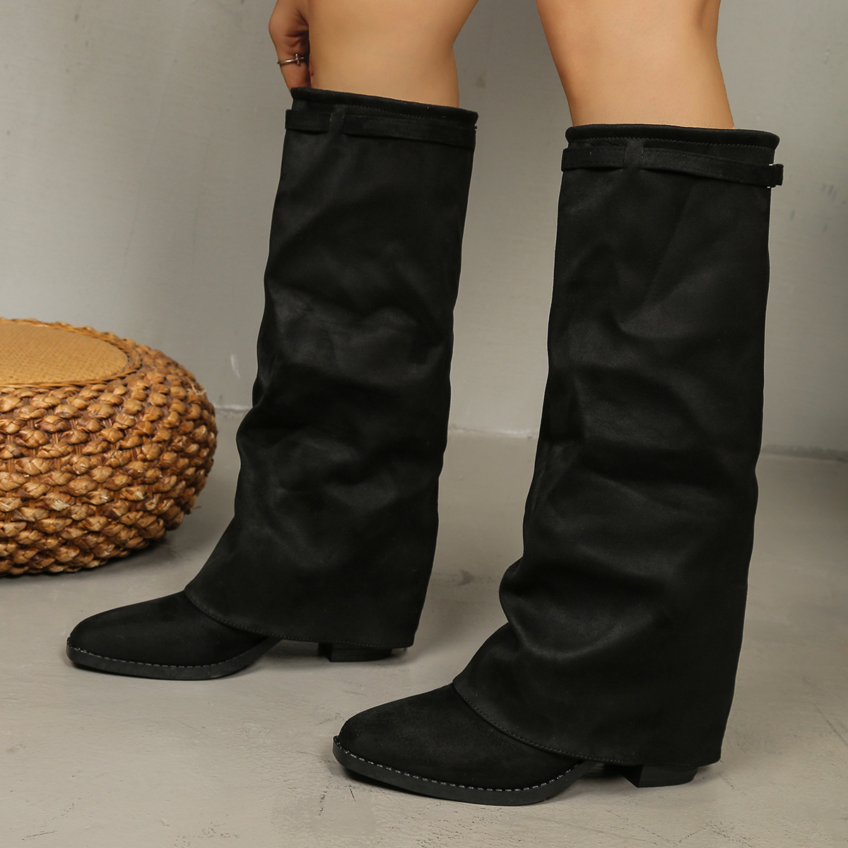 Bottines grandes tailles transfrontalières pour femmes, collection automne-hiver 2025, nouveauté tendance, bout pointu, talon compensé, export_voghion.com